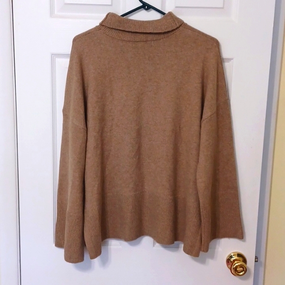 Gap, sz XL, loose neck turtleneck,  tunic sweater in camel color, - Picture 5 of 8
